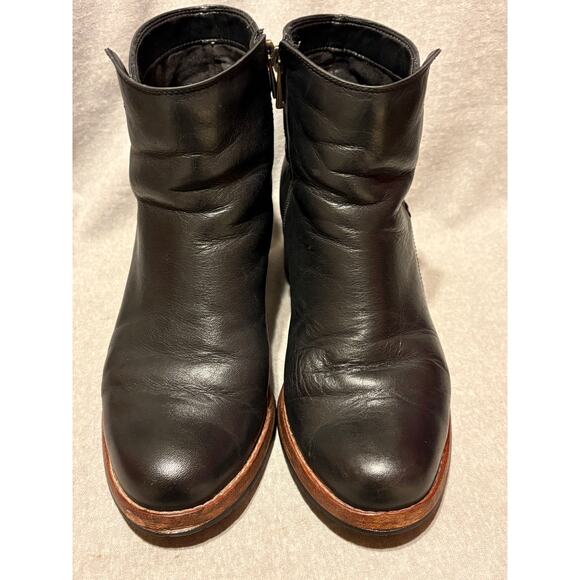 Clark’s Size 7 Clarkdale Jax Black Leather Ankle Booties Side Zip 21/2” Heel EUC - Picture 4 of 10